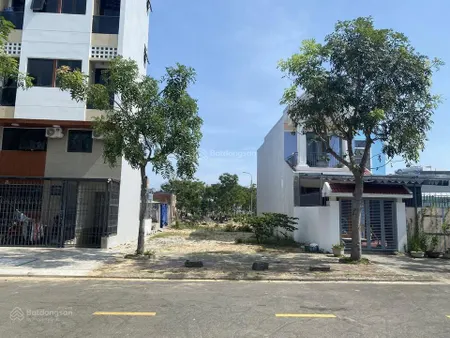 Chào bán lô đất sát fpt đường 10m5 giá 4,38 tỷ/138m2. 0904 333 ***