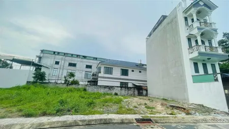 1 lô duy nhất đất khu dân cư đẹp 60m2 ngang 4.7m đường 8m cách phạm văn đồng 30m chỉ 5.7 tỷ