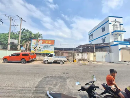 Kho xưởng công ty đ. xe cont giáp thủ đức kế khu chế xuất linh trung tp.thuận an (p. bình hòa hcm)
