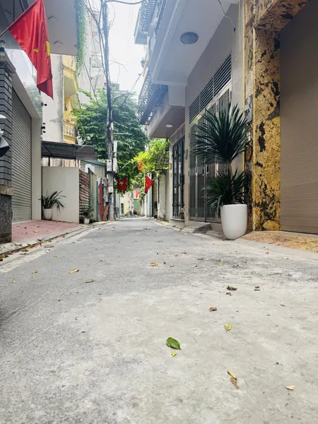 Bán Gấp Nhà Nguyễn Văn Cừ 38m2 6T Thang Máy, Gara Ô Tô, Full Nội Thất - 12,x Tỷ