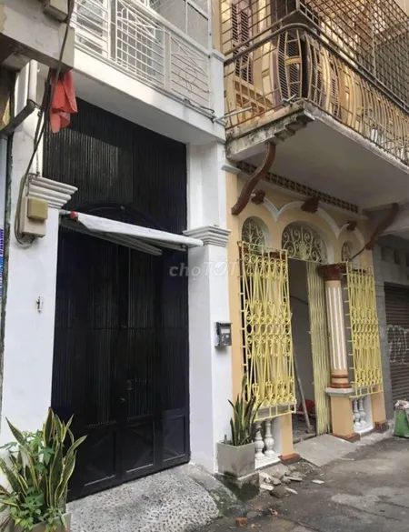 Nhà 32 Huyền Quang phường Tân Định Quận 1