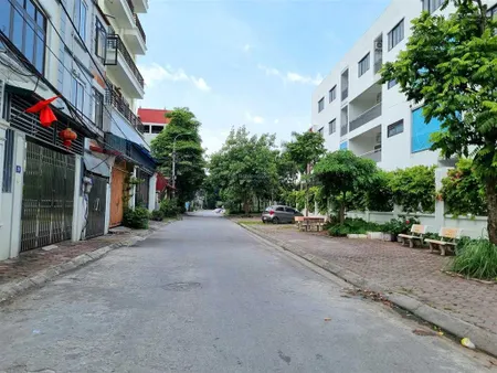Bán đất bát khối, thạch bàn, long biên, 77m2, 15.5 tỷ, ô tô tránh, vỉa hè, kinh doanh tốt tiềm năng