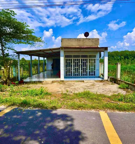 Bán lô đất sẵn nhà cấp 4 tại khu vực tp.hcmtổng diện tích hơn 617m2