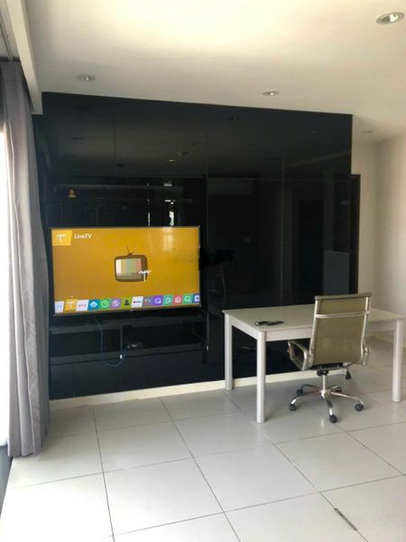 Cần cho thuê cc resgreen dt 60m2 2pn 2wc nhà thoáng giá 10tr/th lh 0795570982 tuấn