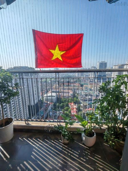 Cho thuê căn hộ 2PN, ở luôn, full nội thất, tầng cao thoáng, BC Đông Nam, trung tâm Thanh Xuân