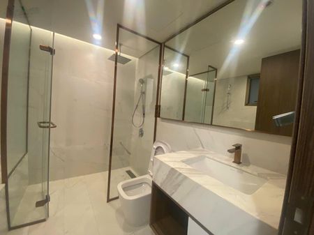 Cho thuê căn hộ The Peak, 50 triệu, 123m2, 3PN, 2WC, view trực diện sông LH: 0938880745 Nam