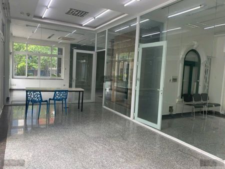 Cho thuê gấp Văn phòng tại Him Lam Kênh Tẻ .Giá 25tr/th . DT 100m2.