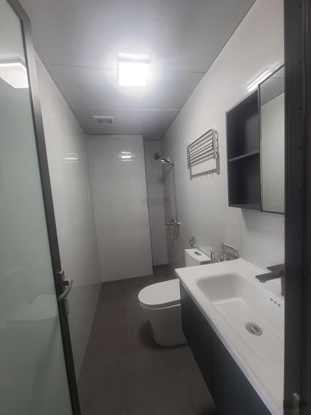 Cho thuê VP 90m2 giá 13.5 triệu có thang máy, địa chỉ số 8/210a Võ Chí Công. Hotline 0944587997