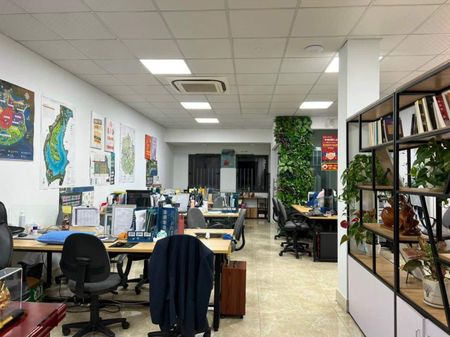 Cho thuê văn phòng 120m2 thông sàn KĐT Xa La full nội thất cơ bản phù hợp làm trụ sở công ty