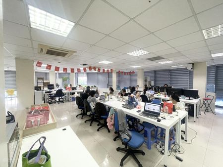 Cho thuê văn phòng tại Dịch Vọng, 37 triệu, 220 m2, giá ưu đãi Hot!