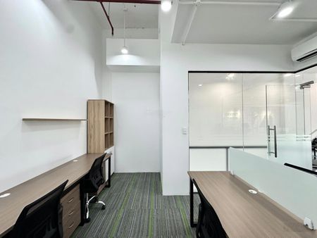 Văn phòng 6 -8 chỗ ngồi, trung tâm Phú Mỹ Hưng, full nội thất, full cơ sở vật chất, giá tốt nhất