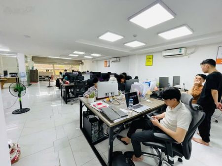 Chính chủ cho thuê duy nhất 1 sàn 90m2 giá 15 triệu tại Hoàng Quốc Việt