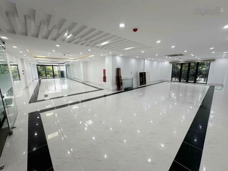 Cho thuê văn phòng 180m2, mặt phố Vũ Đức Thận, 20tr/t