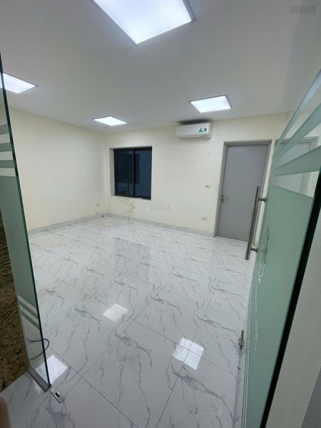 Cho thuê văn phòng tại Kiến Hưng Luxury, diện tích 67 m2 đã ngăn 2 phòng làm việc