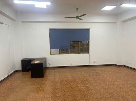 Cho thuê VĂN PHÒNG mp Nguyễn Chí Thanh, dt 52m2, 84m2 giá từ 14tr(gồm thuế phí), gần ĐH Luật