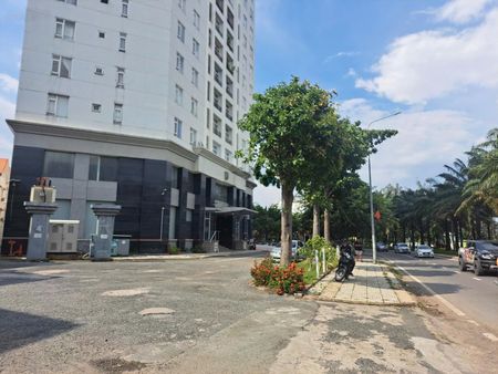 Cho thuê nhiều mặt bằng tầng trệt làm văn phòng tại chung cư Hồng Lĩnh đường 9A. Ms Viêm 0938971212