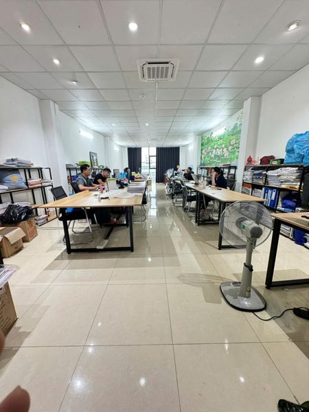 Cho thuê văn phòng tại mai dịch,cầu giấy,hà nội giá 14tr-dt 52m2