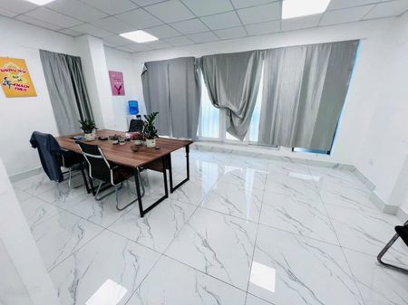 Thuê văn phòng Cầu Giấy - Sàn 80m² có gara, đầy đủ nội thất, giá 15tr/tháng - Trống tầng 3, 4