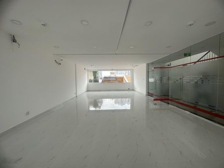 Cho thuê VP khu Him Lam Kênh Tẻ. Giá từ 18 - 35tr/th. DT từ 80 - 140m2