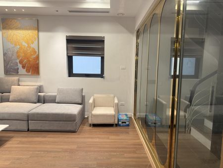 Cho thuê tầng 2 làm Văn phòng - Diện tích 40m2. Địa chỉ: Số 2, Ngõ 133 Âu Cơ, Tây Hồ, Hà Nội