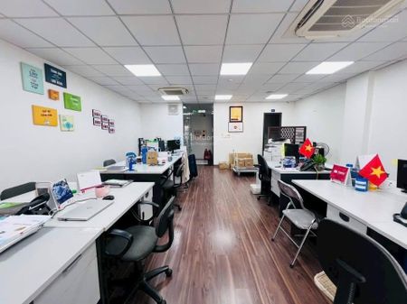 Chính chủ cần cho thuê tòa nhà văn phòng tại Dương Khuê, Cầu Giấy