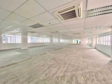 Chỉ còn văn phòng duy nhất DT 470m2 vị trí trung tâm đường Võ Văn Kiệt Quận 1 sàn đẹp giá siêu tốt