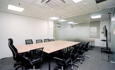 Mặt tiền văn phòng Lý Chính Thắng, Q3, trung tâm tài chính ngân hàng, sân bay TSN
