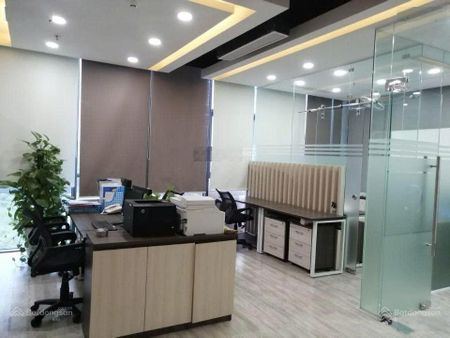 Cho thuê văn phòng 280m2 có cắt được 100m2 tại Hoàng Quốc Việt, Cầu GIấy, Hà Nội giá thuê 180k/m2