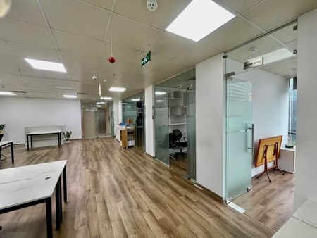 Cần cho thuê gấp sàn văn phòng tại phố mễ trì Dt 135m2 giá thuê chỉ 27tr/th Lh 0972524758