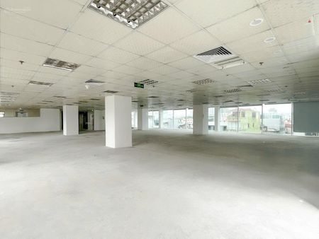 Cho thuê sàn văn phòng 500m2 mặt đường Cầu Giấy, quận Cầu Giấy