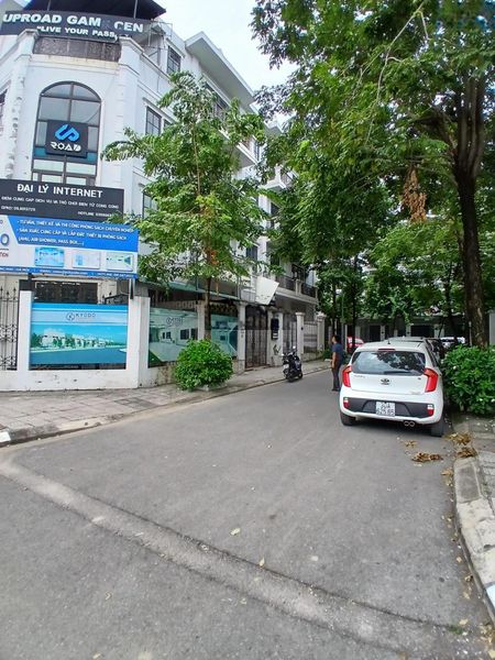 Cho thuê văn phòng tầng 2,3,4 thông sàn hoặc chia phòng. Mỗi sàn 100m2 tại Đại Kim, Nguyễn Xiển