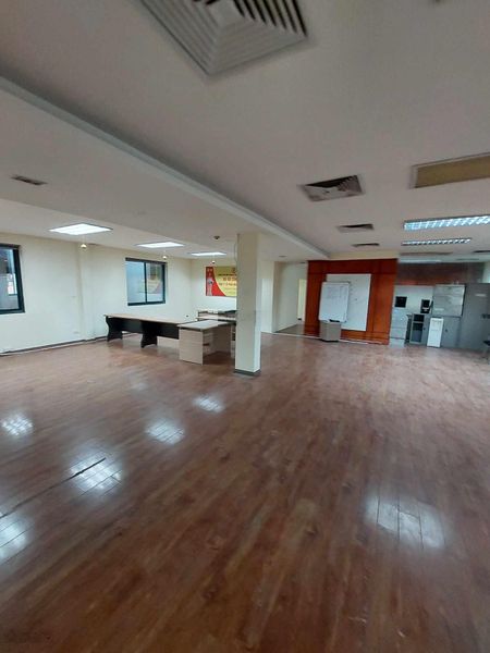 Cho thuê văn phòng, spa, phòng khám 30m 5tr; 40m 8tr; 60m 15tr; 100m 20tr; 200m 45tr. Phố Nguyễn Du