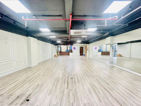 Chính chủ. Cho thuê sàn văn phòng 150m2 tại Lạc Long Quân, Tây Hồ