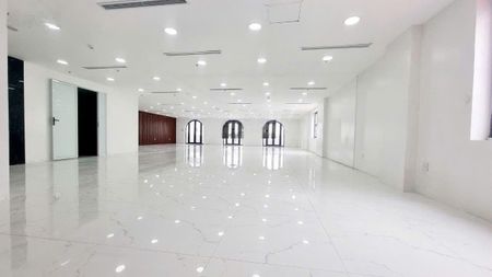 Chính chủ cho thuê văn phòng 240m2 tại Hòa Mã