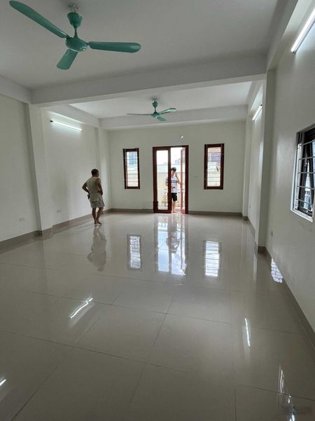 Cho thuê văn phòng Mỗ Lao, diện tích 50m2/tầng, sàn thông sạch đẹp