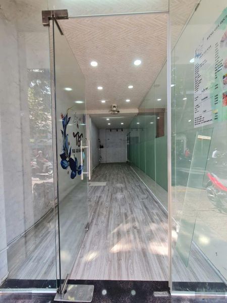 Cho thuê tòa nhà văn phòng đường Chu Văn An quận Bình Thạnh 8x20m 5 tầng thang máy. Giá 55tr/tháng