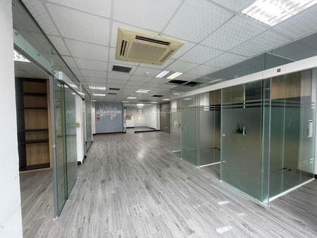 160m2 giá 33 triệu sở hữu văn phòng hot nhất tại Duy Tân, Cầu Giấy