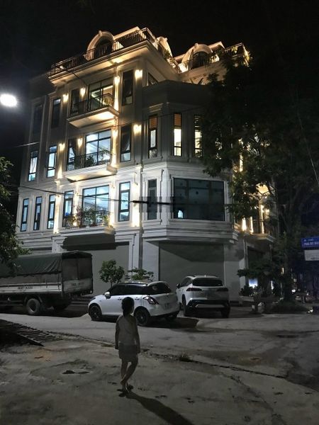 Cho thuê mặt bằng kinh doanh, VP căn nhà 2 mặt tiền trục chính KĐT Đồng Sơn, đường Nguyễn Chí Thanh
