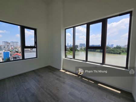 Cho thuê văn phòng Ascent Lakeside Q7, căn góc 55m2 view Landmark 81 và hồ, phù hợp cty, giá 12.5tr