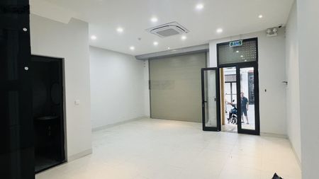 Cho thuê văn phòng tại Nguyễn Xiển, 55 triệu, 93m2, 6 tầng, thang máy, điều hoà, điện nước