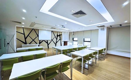 360m2 (có cắt 230, 130m2) cho thuê giá 86tr tại Golden Palm Lê Văn Lương setup sẵn nội thất cao cấp