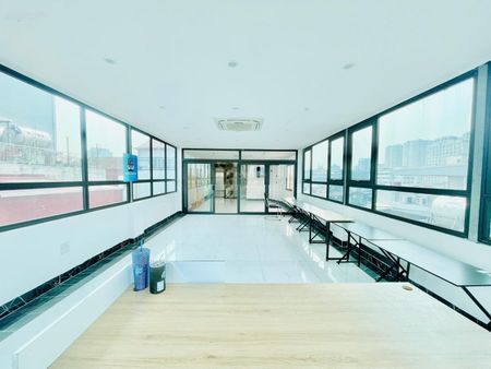 Cho thuê văn phòng rẻ đẹp nhất Hoàng Quốc Việt dt từ 90m2 đến 120m2 giá 16 đến 20tr/th