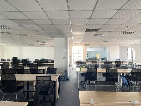 Cho thuê gấp VP mặt phố Khuất Duy Tiến sàn 130m2 vuông vắn, vị trí đẹp, giá 27tr. LH: 0982908245