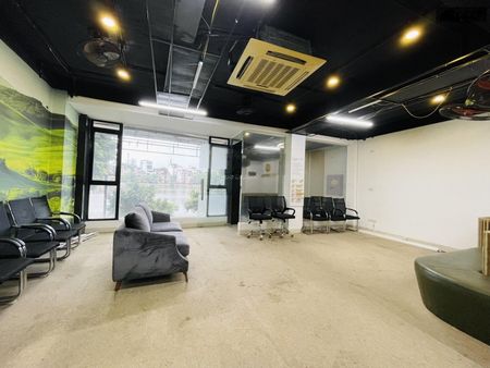 Sàn văn phòng full nội thất mặt hồ Xã Đàn - Đống Đa 120m2 giá chỉ 20tr miễn phí dịch vụ, gửi xe