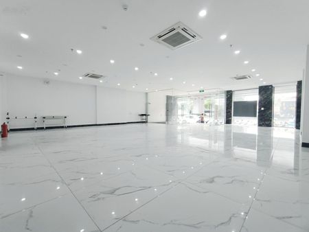 Cho thuê văn phòng 180m2 tại Phạm Văn Đồng - Cầu Giấy - Hà Nội