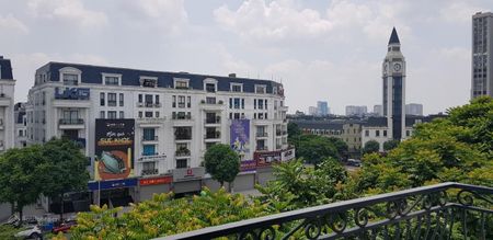 Cho thuê sàn văn phòng ngay Tháp Đồng Hồ, KĐT Văn Phú. DT 100m2. Giá 10 triệu. LH 0987497878