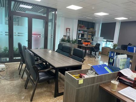 Chính chủ cần cho thuê văn phòng 70m2 sử dụng sẵn nội thất, giá 16 triệu/tháng