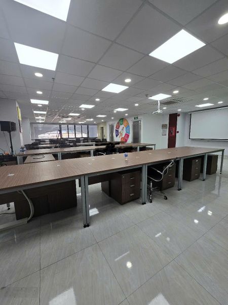 Cho thuê văn phòng Phú Nhuận, giá chỉ từ 59 triệu - nội thất sẵn có, vào làm ngay