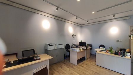 Cho thuê văn phòng quận Ba Đình 279 Đội Cấn, gần Lotte, có ban công