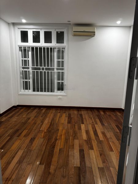 Cho thuê làm văn phòng tầng 2 ở ngõ 44 Nguyễn Cơ Thạch, 60m2, view đẹp